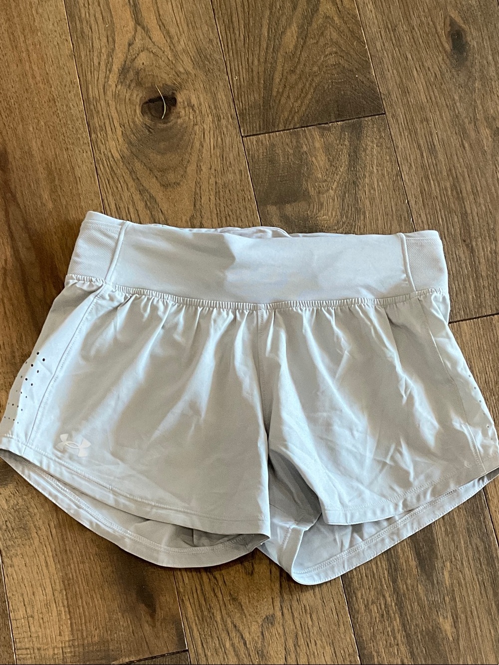 Under Armour White Women's Athletic Shorts with Built-In Liner